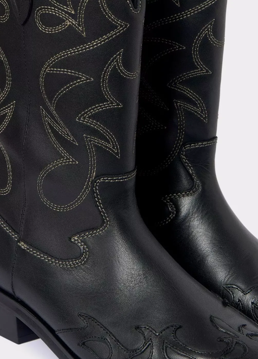 Bota Cowboy Pespuntes Contraste Piel-Brownie Spain New